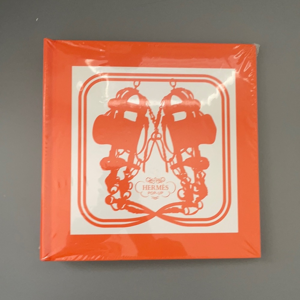 Hermes pop up book